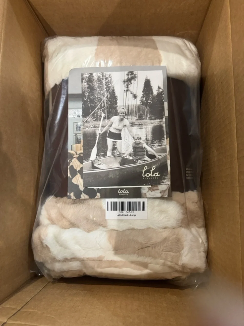 Lola Blankets X Harmonize/Latte Check/Plush Throw/Blanket/Size L/NIB/SEALED! - Picture 15 of 16